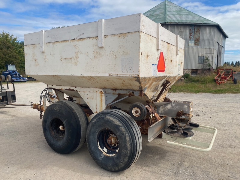 Chemical/Fertilizer Application  Mobility Fertilizer Spreader - 6 Ton Photo